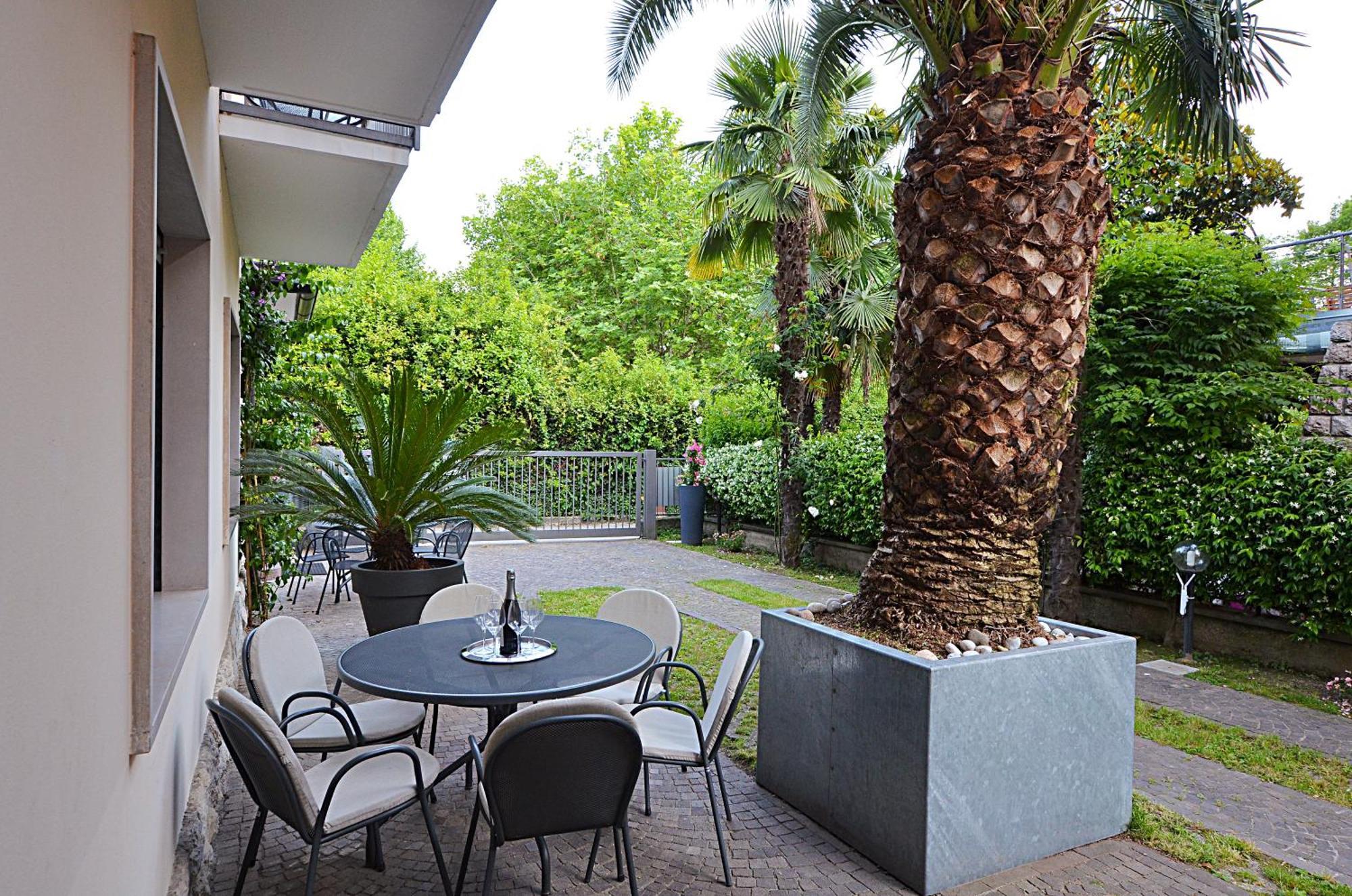 Villa Phoenix Riva del Garda Esterno foto