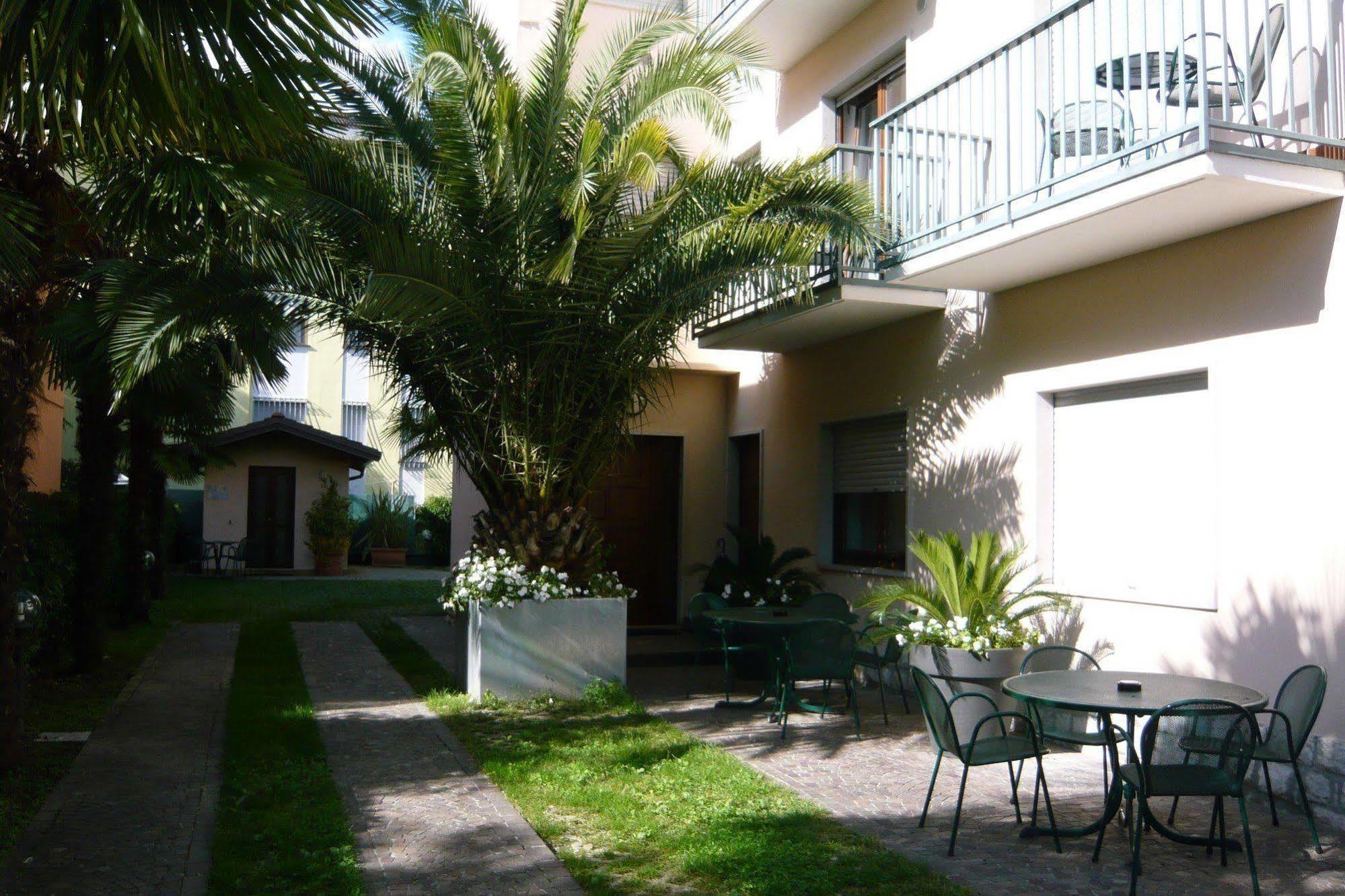 Villa Phoenix Riva del Garda Esterno foto