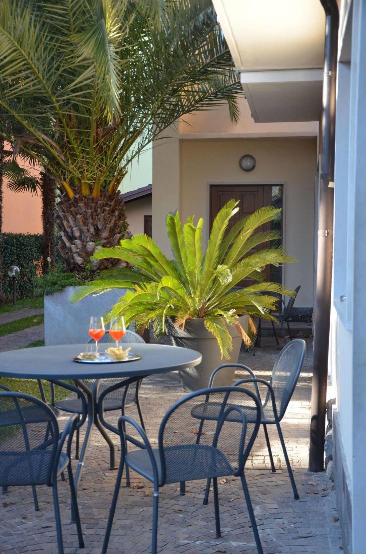 Villa Phoenix Riva del Garda Esterno foto
