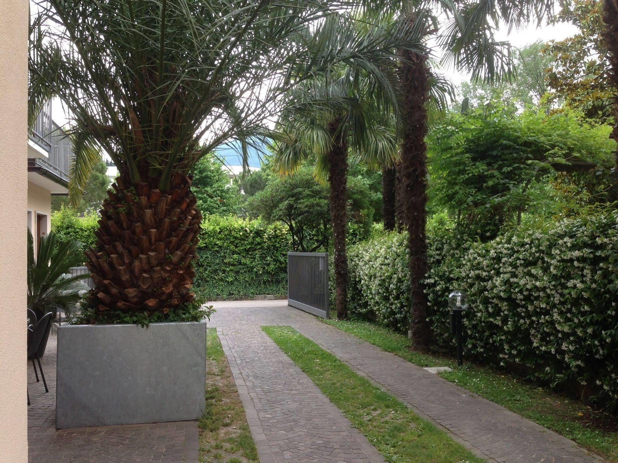 Villa Phoenix Riva del Garda Esterno foto