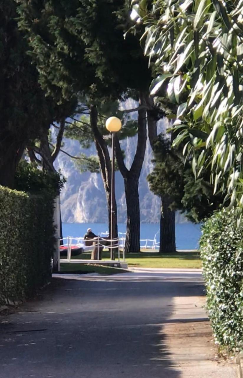 Villa Phoenix Riva del Garda Esterno foto